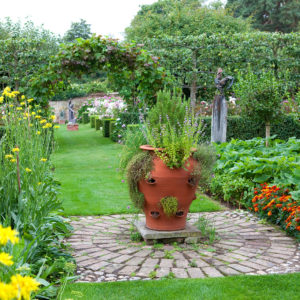 PASHLEY MANOR GARDENS Kitchen Garden By Leigh Clapp