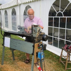 PASHLEY MANOR GARDENS Wood Turning Demonstration By Tom Pockley By Kate Wilson