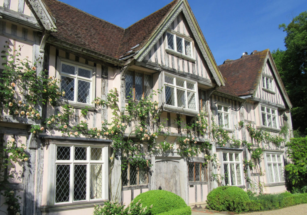 PASHLEY MANOR GARDENS Front Of House By Kate Wilson